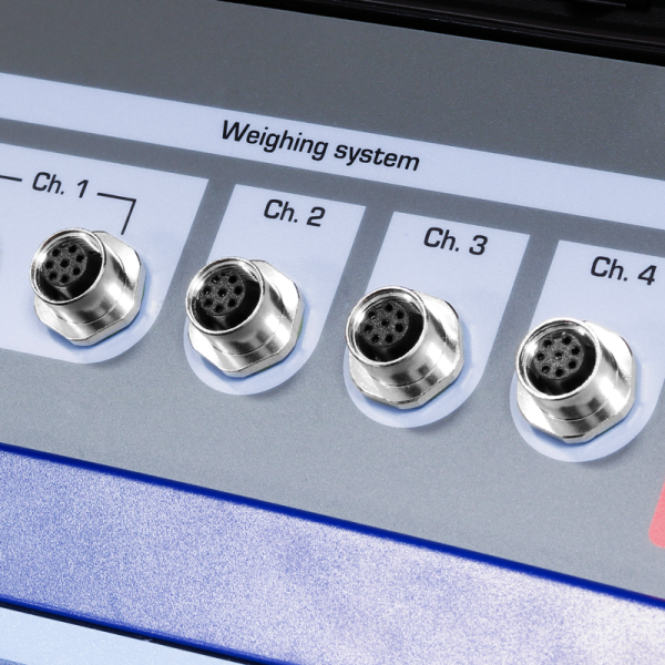 The Dini Argeo 3590ETKR can support up to 4 weigh pads via cable connection and up to 20 weigh pads by wireless connection.